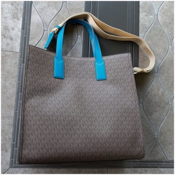 Michael Kors Kenly Large Tote - Picture 5 of 16